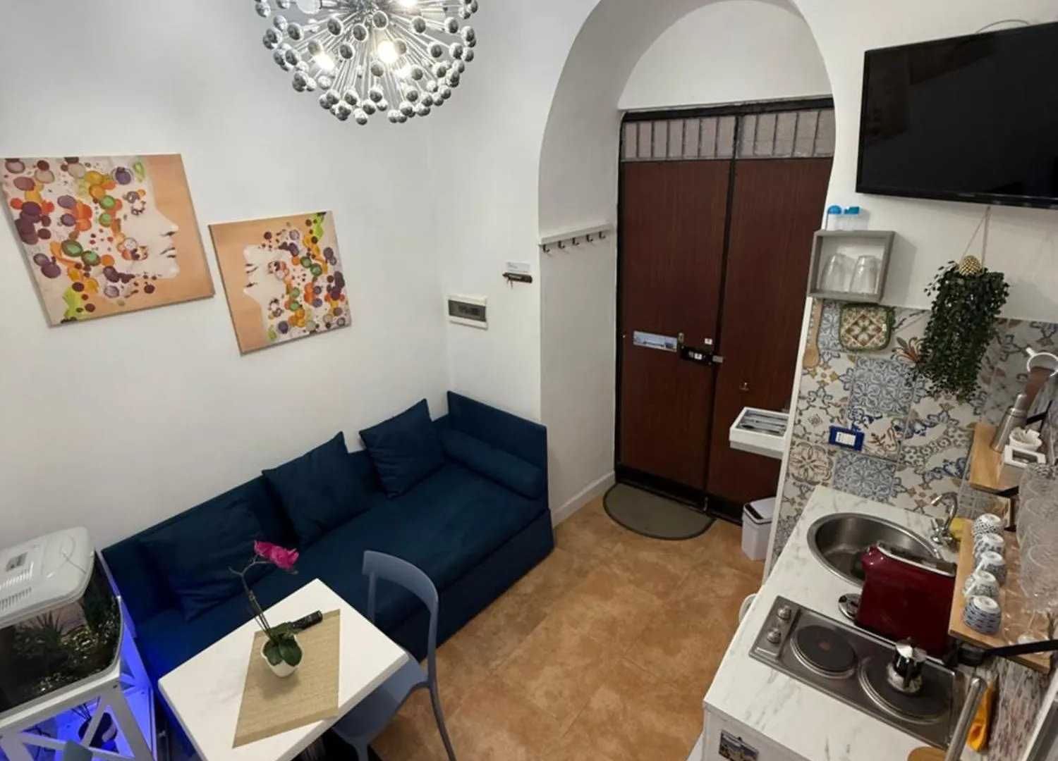 Caminneci Palace & Rooms Palermo 0*,  Italy