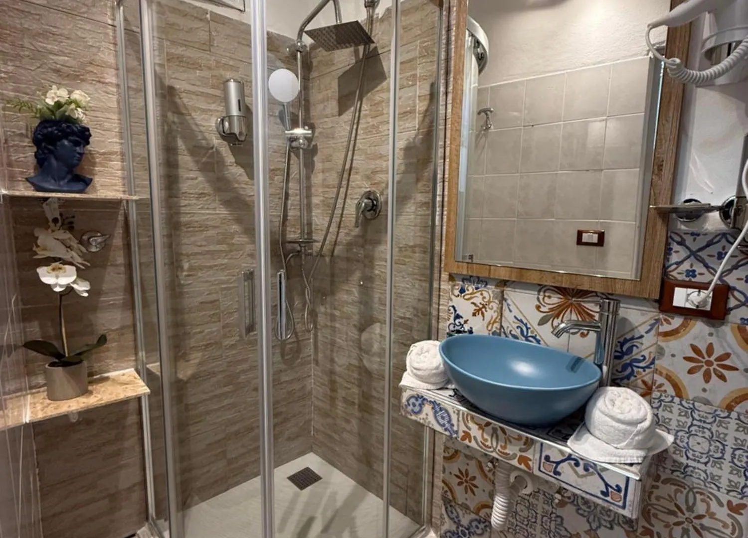 Caminneci Palace & Rooms Palermo 0*,