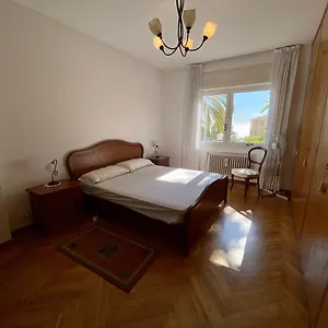 https://bilocale-vista-mare-sanremo.hotelitalianriviera.com